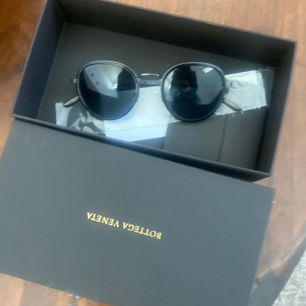 Bottega veneta sunglasses in ruthe smoke